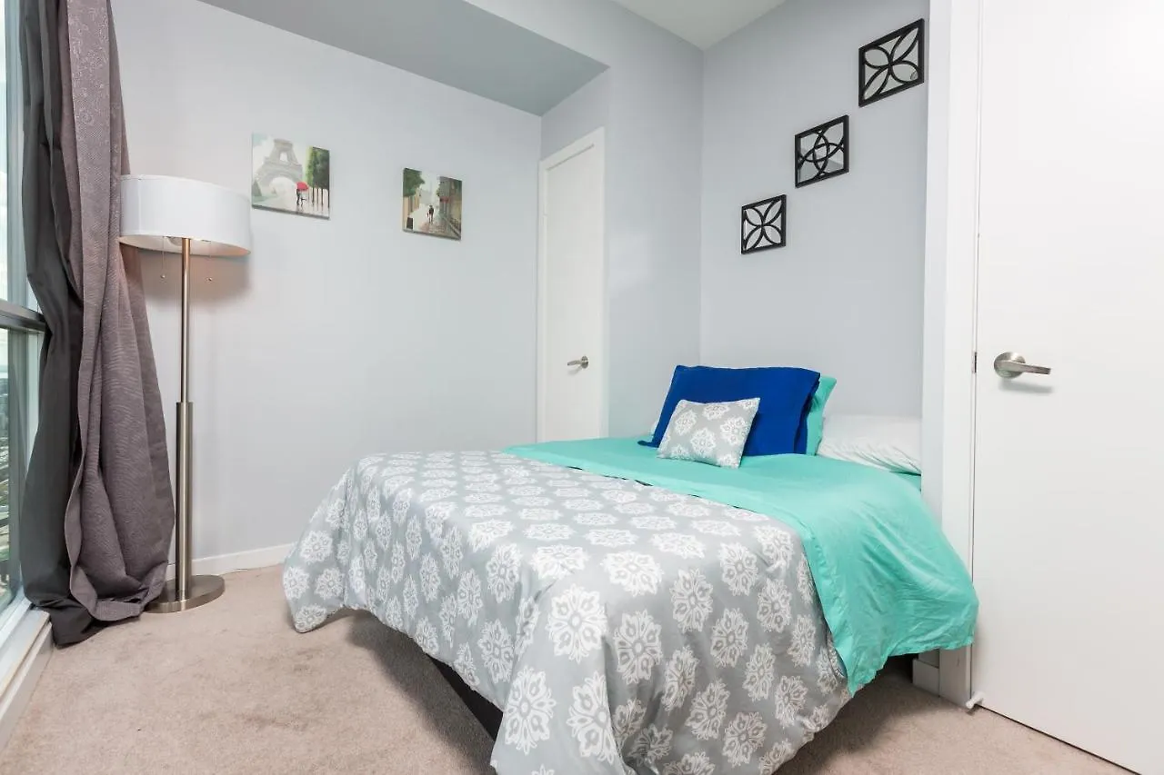 **** Szálloda Applewood Suites - 3 Bdrm Ent. District Toronto Kanada