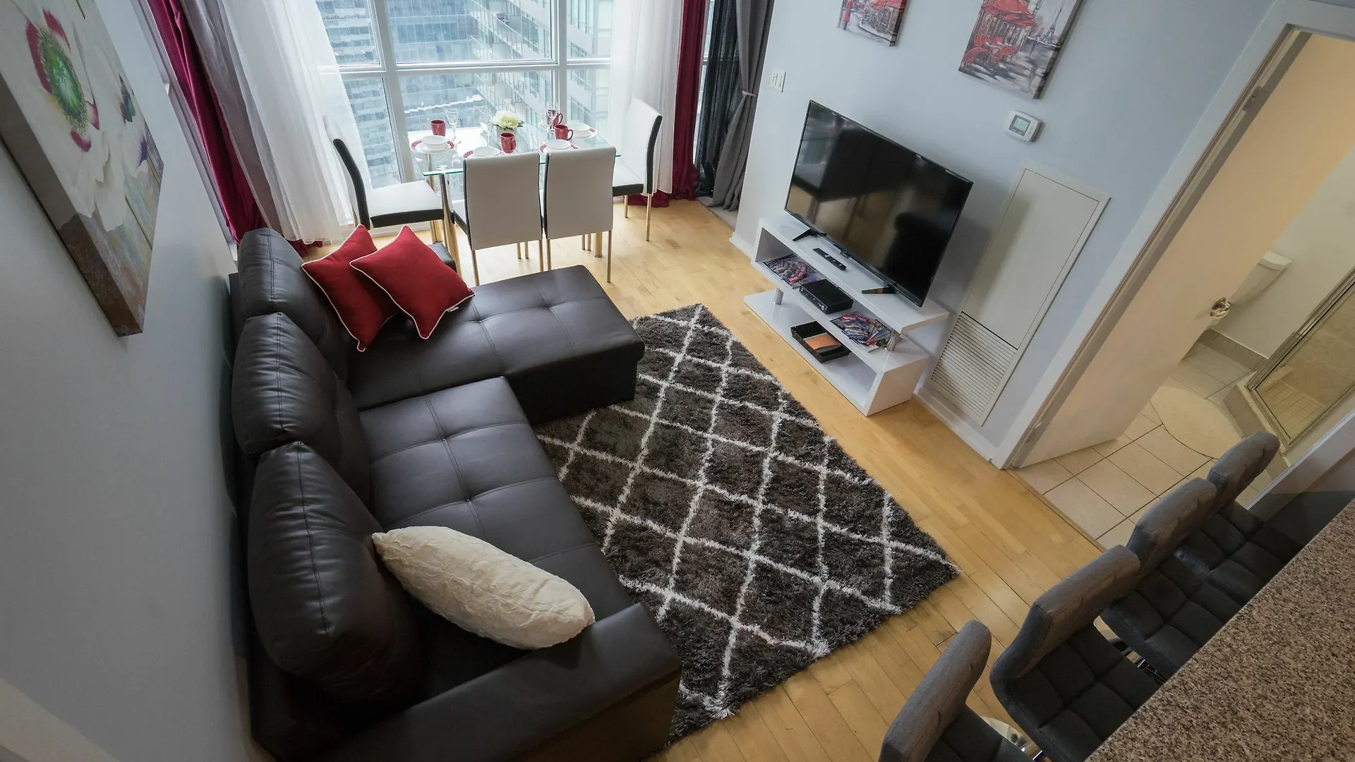 Applewood Suites - 3 Bdrm Ent. District Toronto 4*,