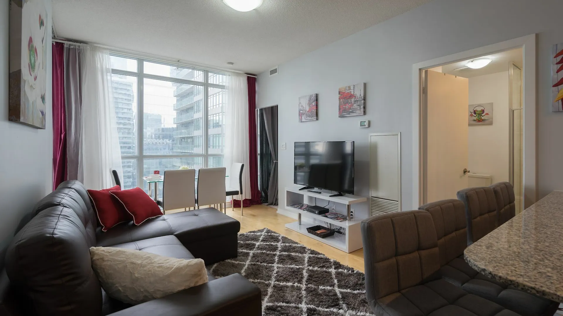 Applewood Suites - 3 Bdrm Ent. District Toronto Szálloda