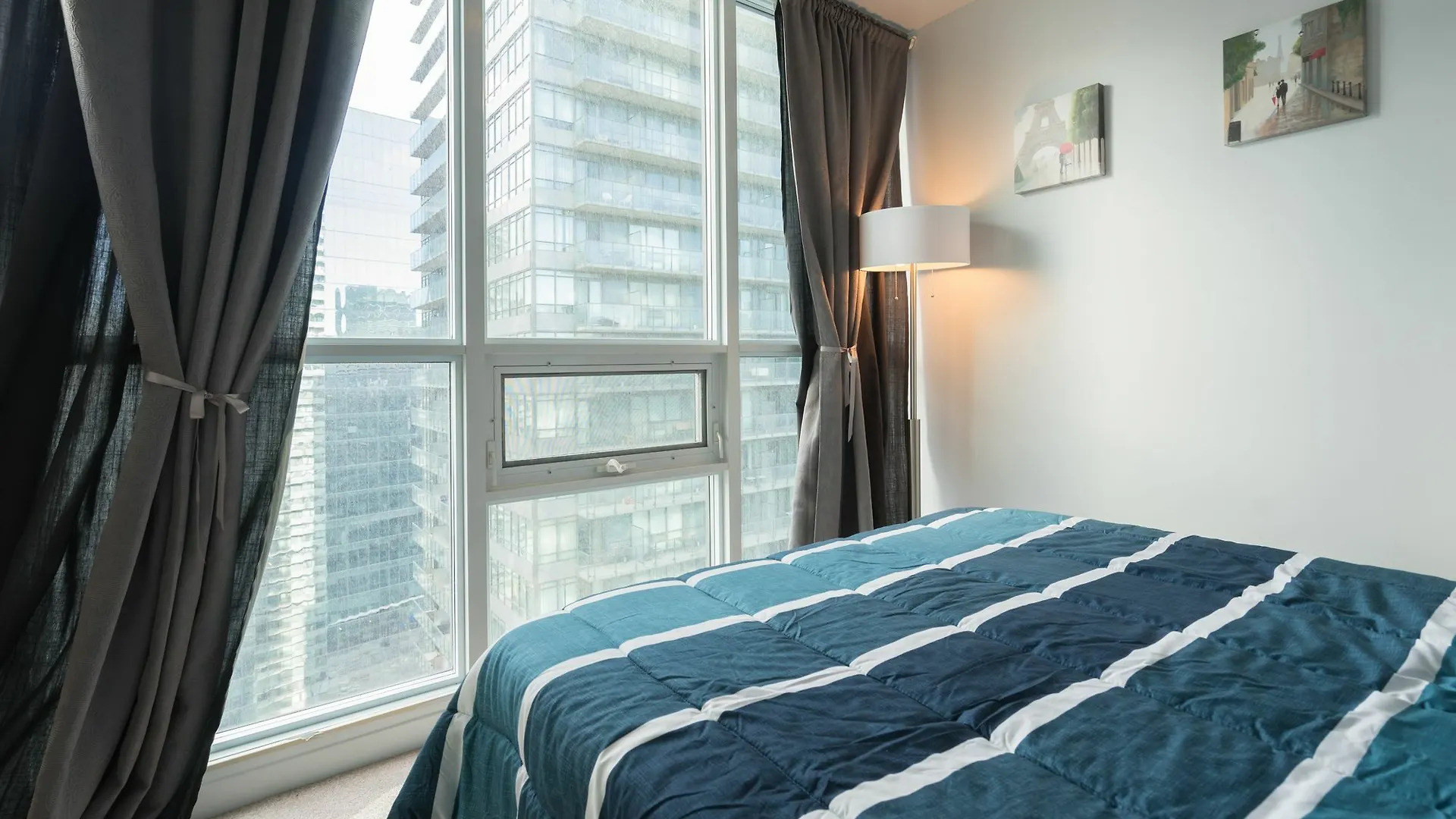 Applewood Suites - 3 Bdrm Ent. District Toronto Kanada