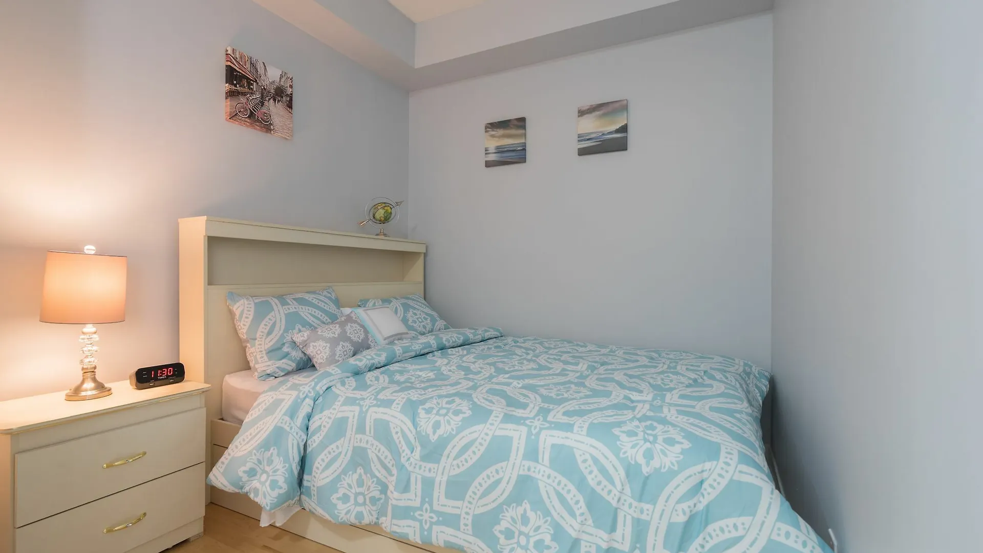 Applewood Suites - 3 Bdrm Ent. District Toronto 4*,